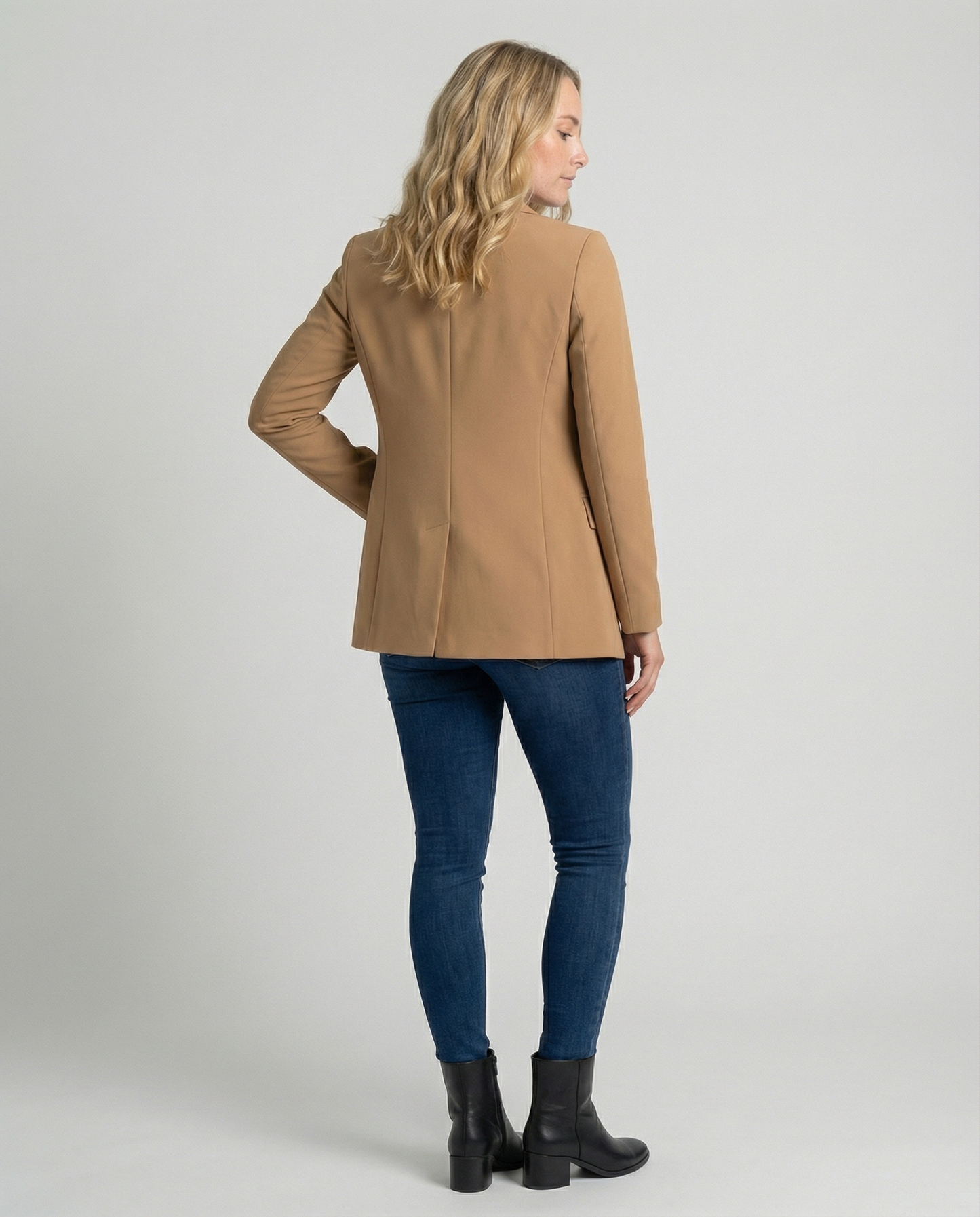 Elegant Women's Blazer | Versatile Style Jacket - 3